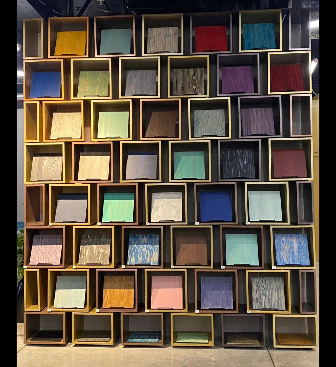 Kho lưu mẫu màu tại nhà máy VSP — Color sample library at the VSP plant
