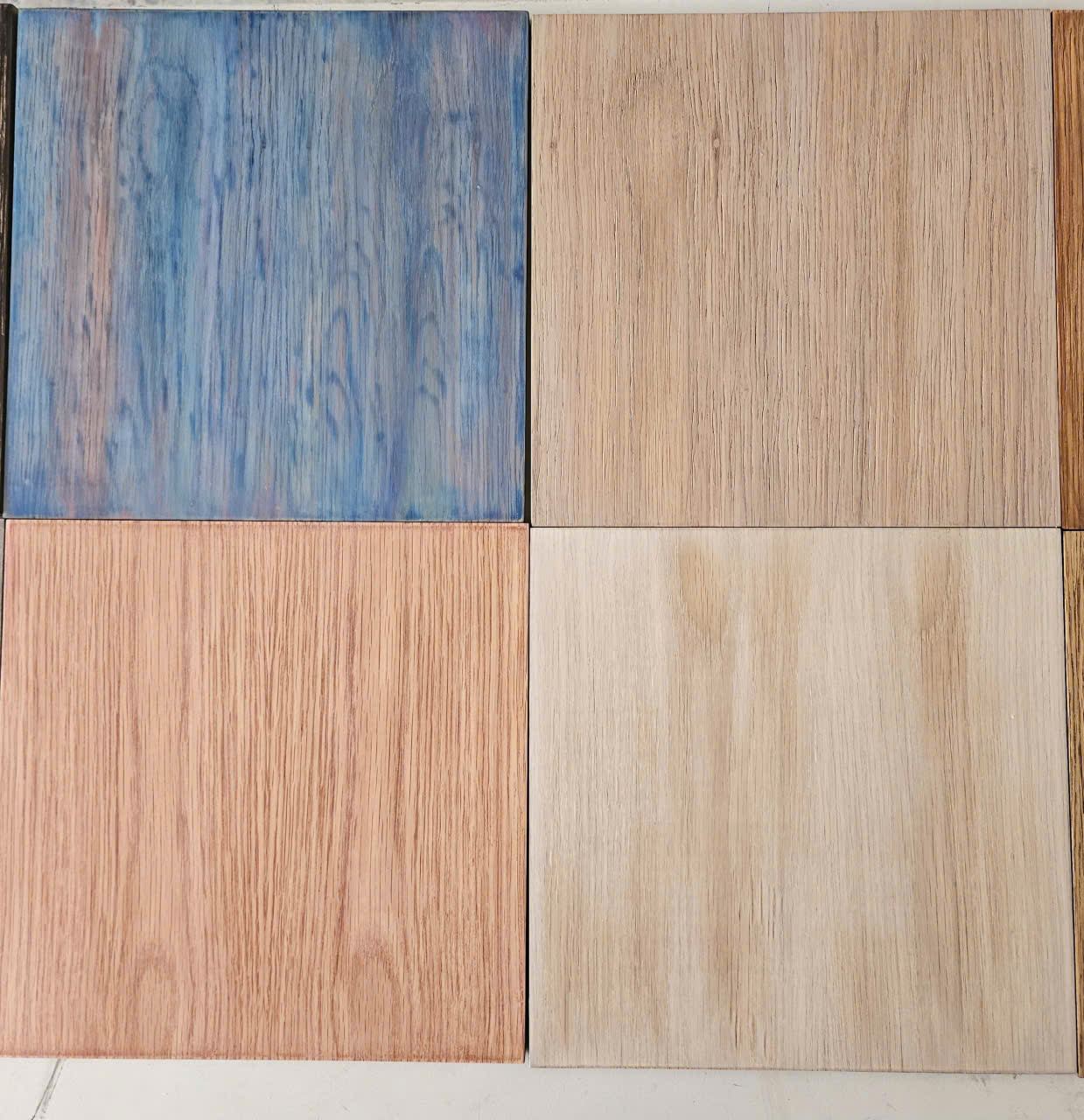 Vân gỗ hiện rõ dưới màu đậm — Grain under a deep tone