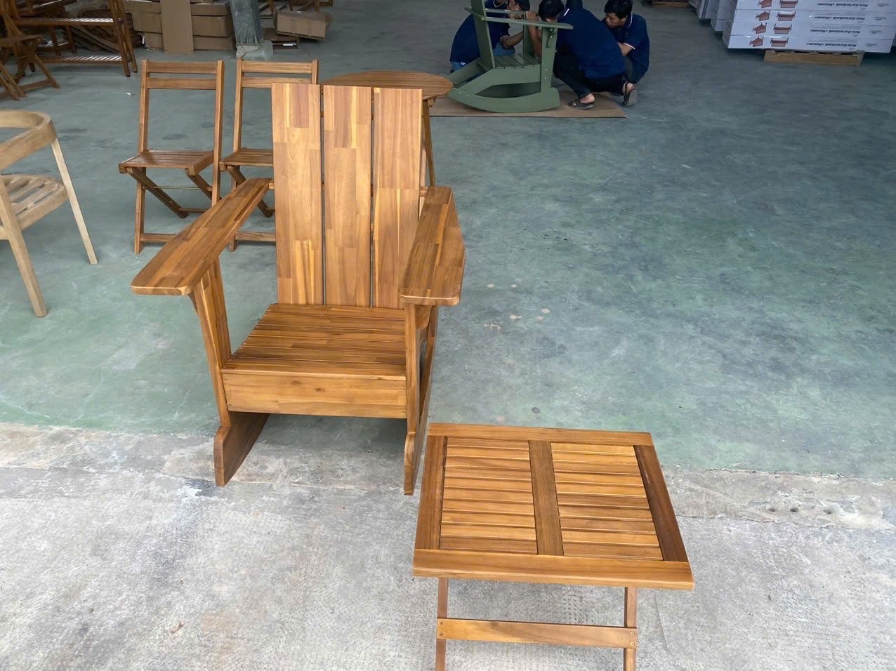 Ghế thư giãn hoàn thiện W5400F chờ xuất tại xưởng — loungers finished with W5400F awaiting export