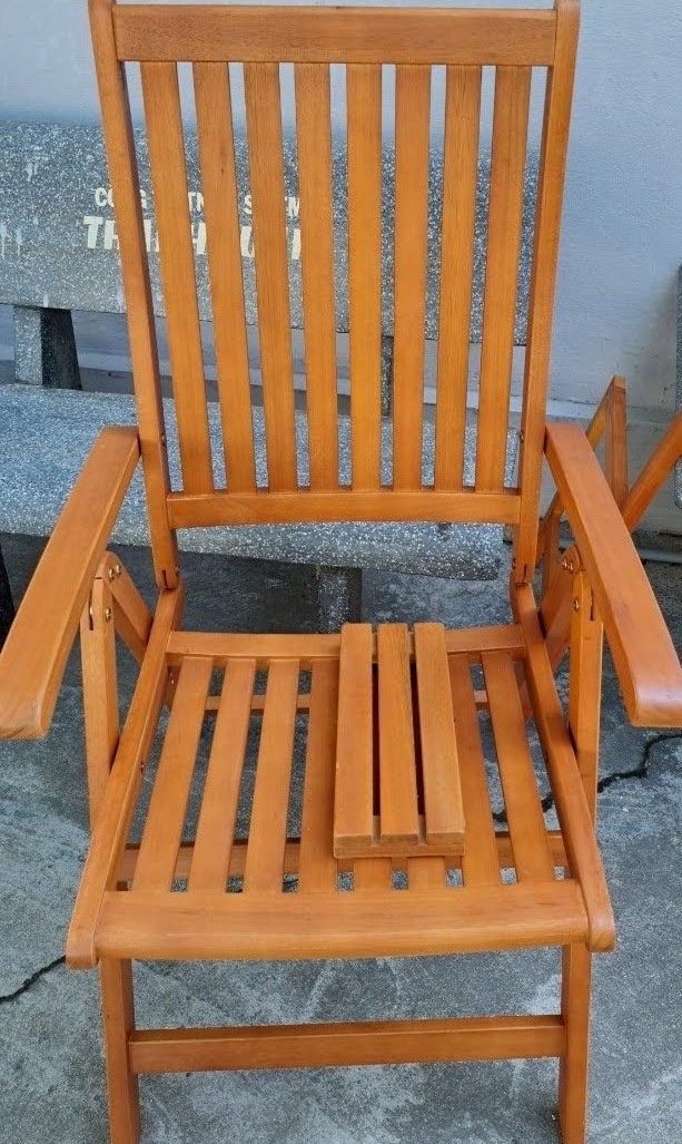 Ghế gỗ ngoài trời phủ V-STAIN W5400F — Outdoor chair finished with V-STAIN W5400F